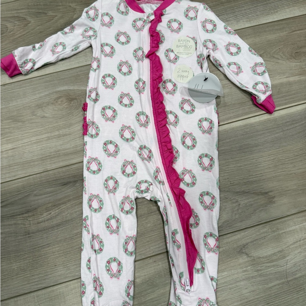 Pink Wreath Footie Milkberry